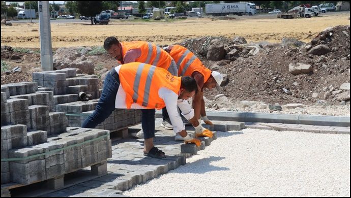 Ayvanat Mahallesi’nde Yollar Modern Görünüme Kavuşuyor
