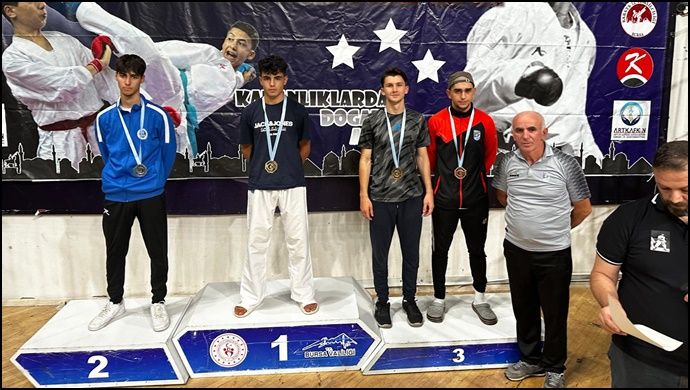Karate Şampiyonları Yine Eyyübiye’den