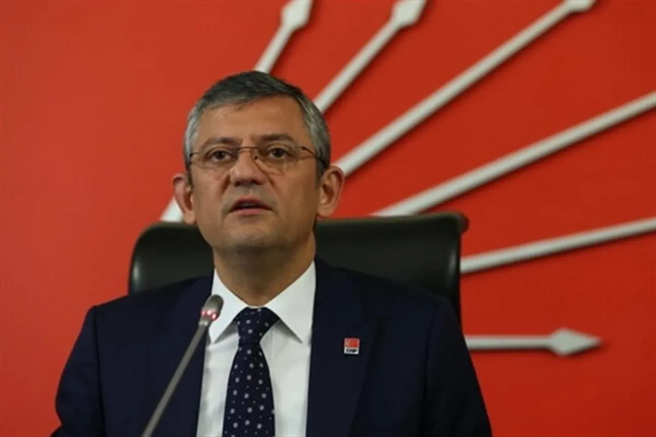 Özel, sanatçı Kenan Işık için taziye mesajı yayımladı