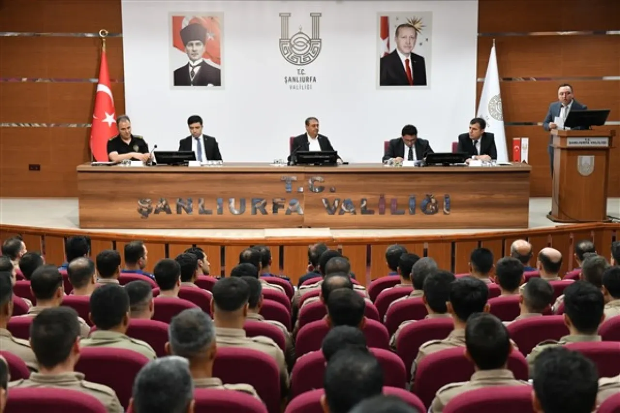 Şanlıurfa Valisi Şıldak, motosikletli polis timleriyle bir araya geldi