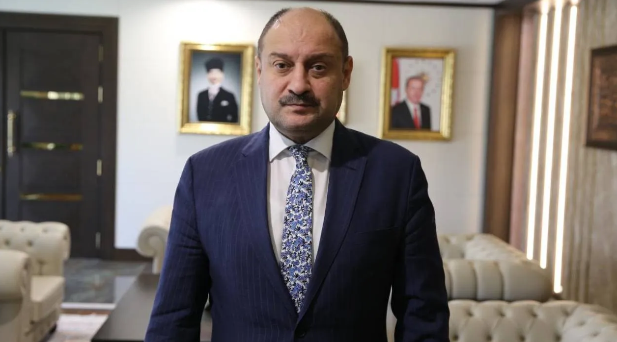 AK Parti’ye geçişler bir süre ertelendi! Erdoğan ‘bekle’ talimatı