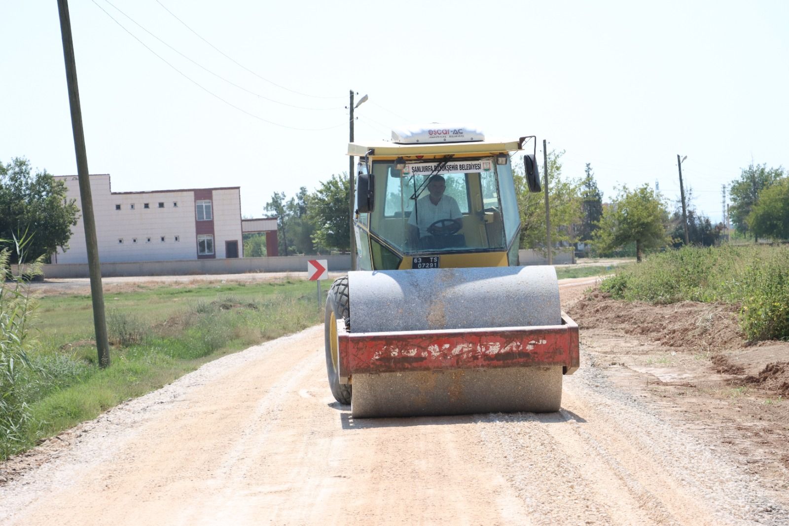 Büyükşehir ‘den Suruç ve Bozova ‘da yol çalışmaları