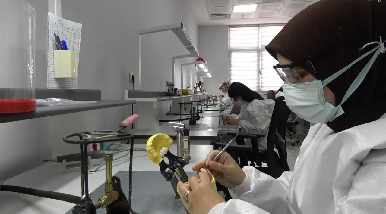 Şanlıurfa’da diş protez Laboratuvarı hizmete girdi