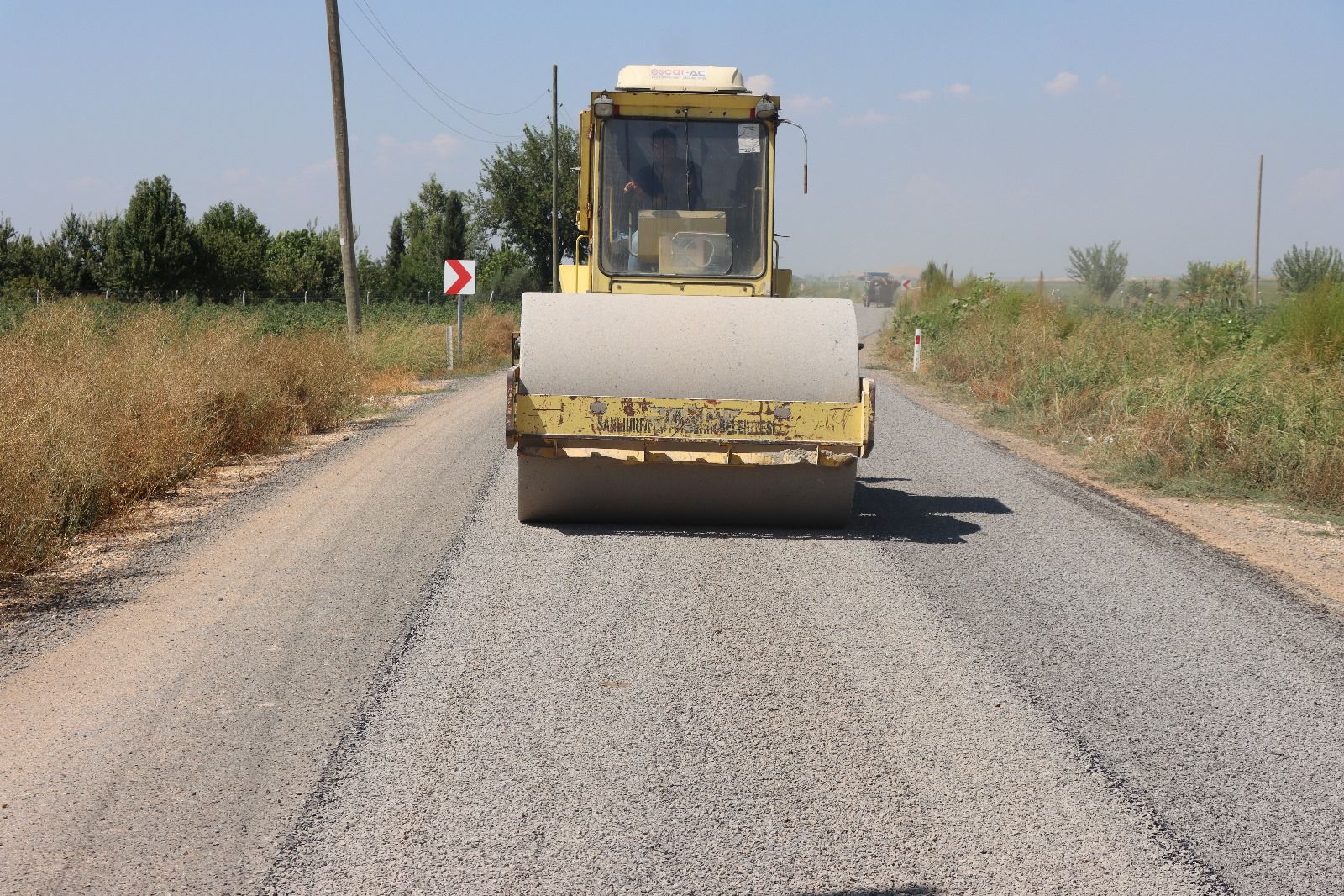 SURUÇ KIRSAL YOLLARI BÜYÜKŞEHİR İLE KONFORLU HALE GELİYOR