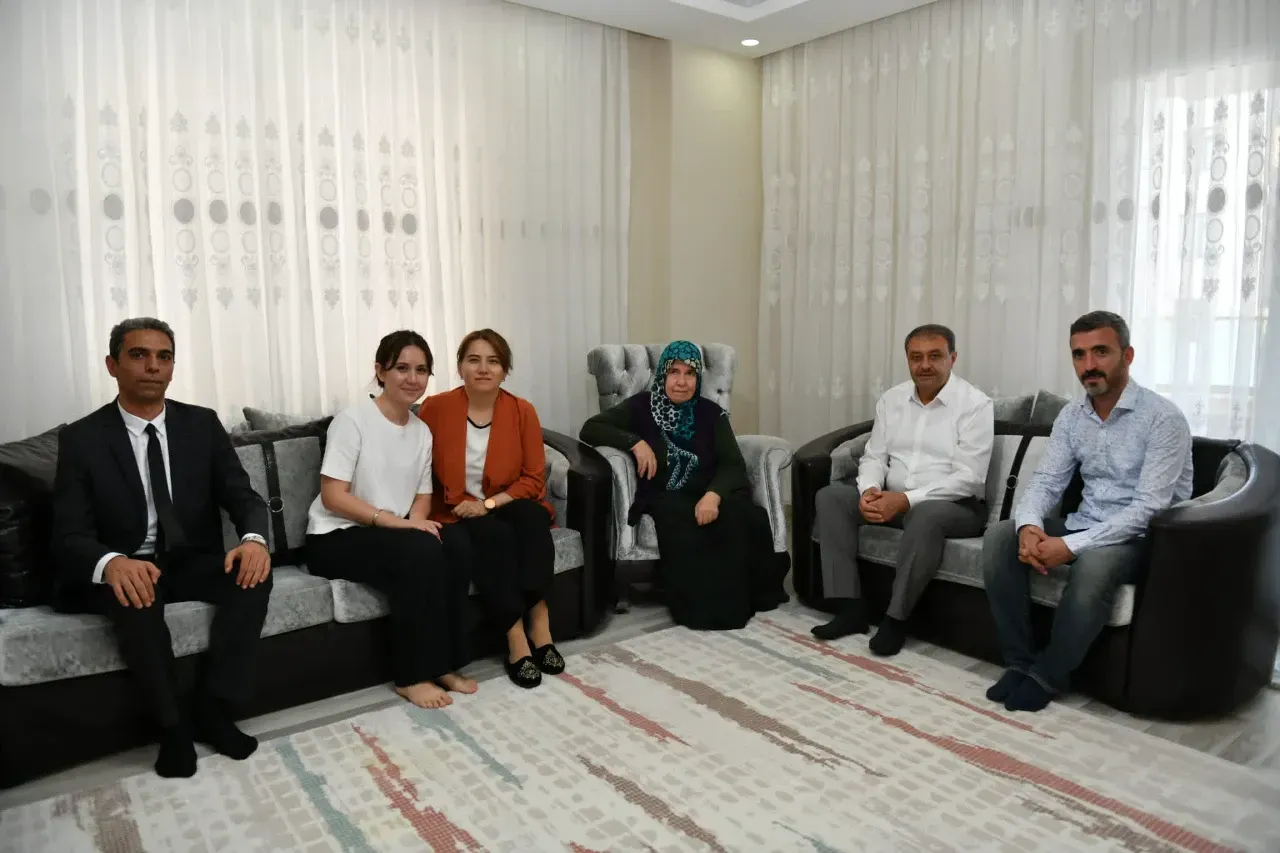 Vali Şıldak, şehit ailelerini ziyaret etti