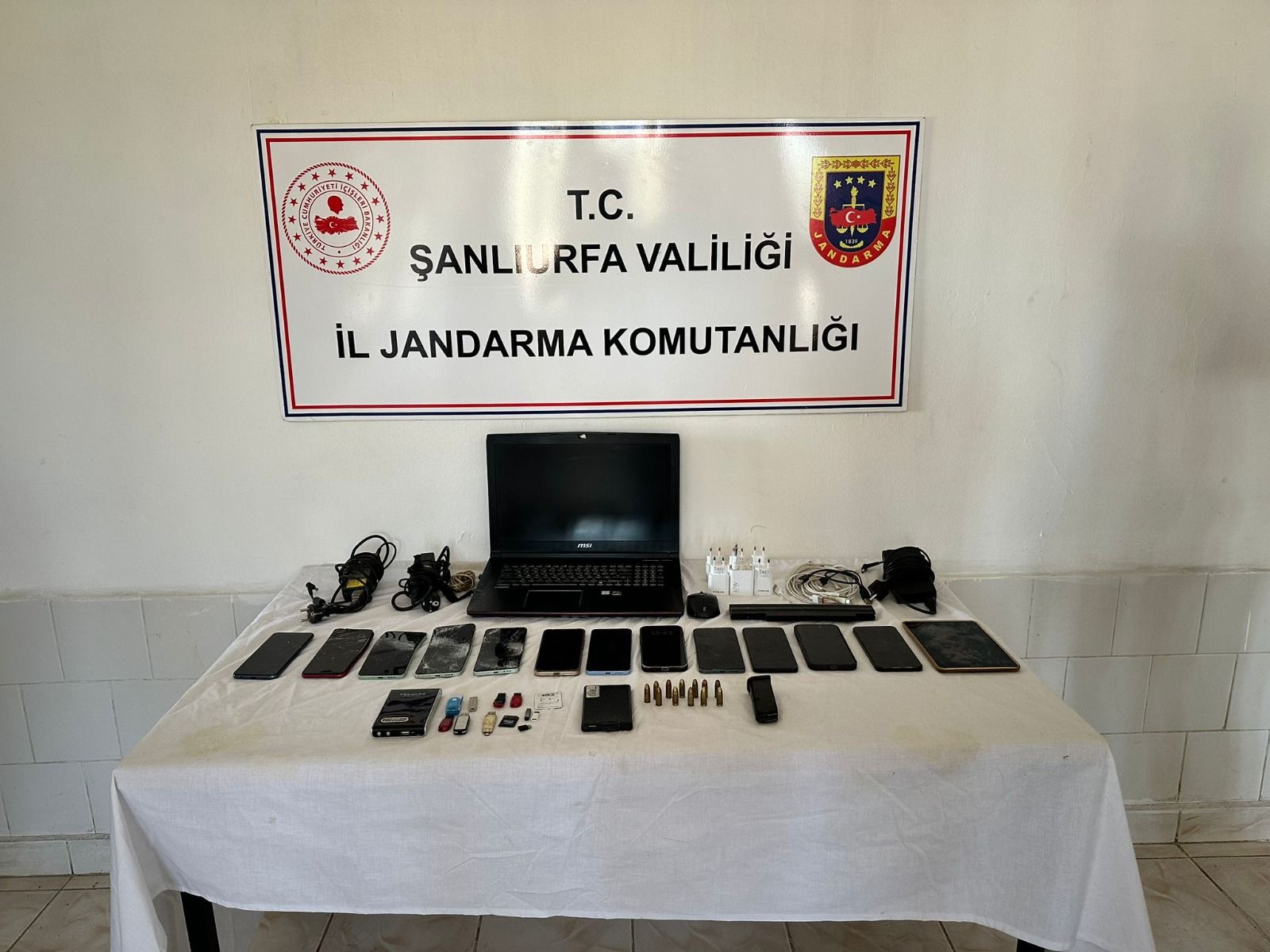 Vatandaşları dolandırmışlardı: Urfa jandarması tepelerine çöktü