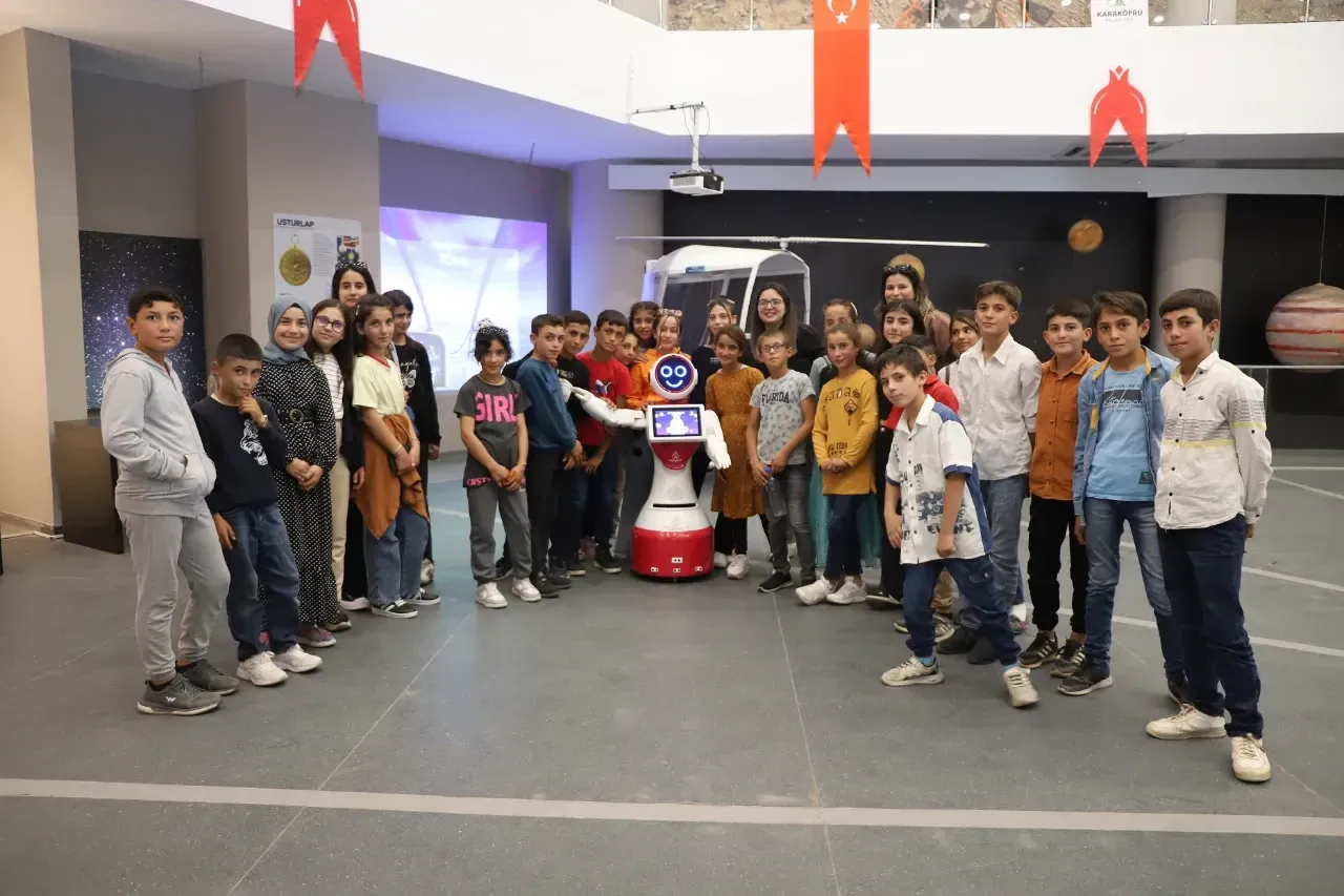  Bilim Merkezi Çocukları Uzay Bilimleri Ve Yeni Nesil Teknolojiyle Tanıştırıyor