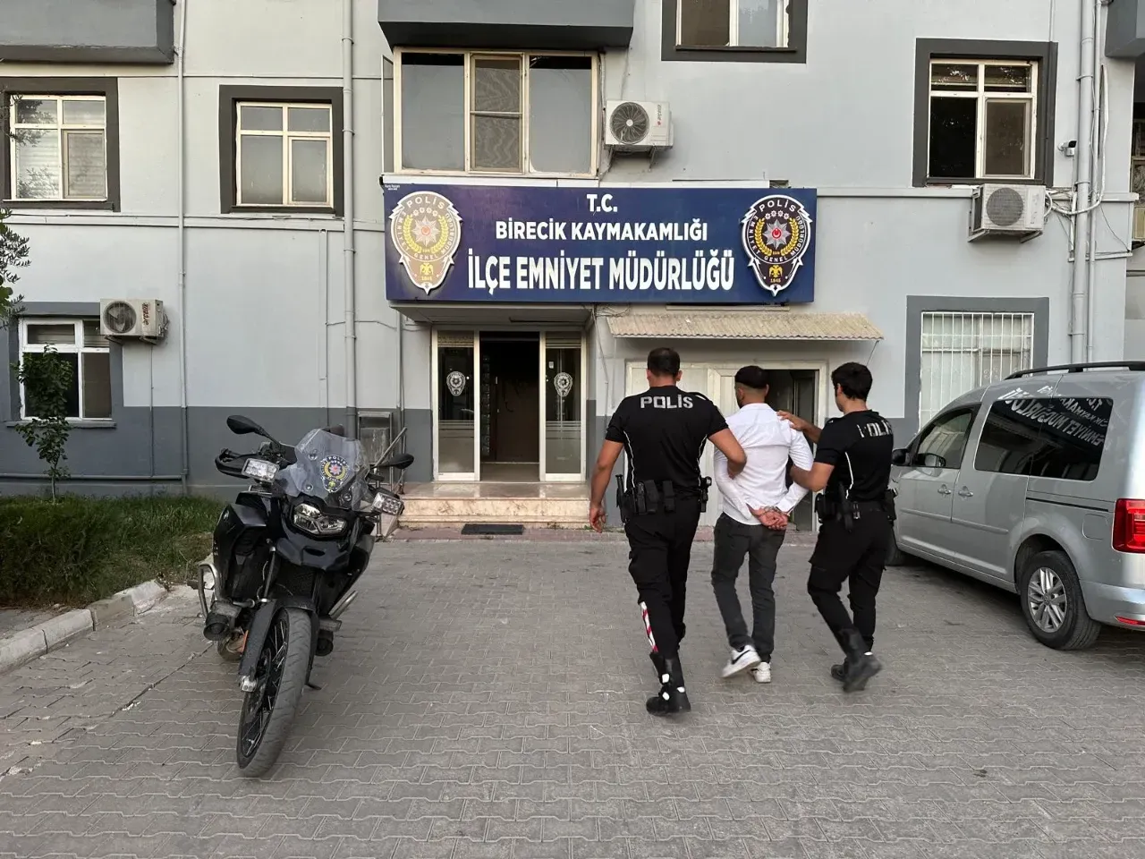 Birecik’te 8 farklı suçtan aranan şahıs yakalandı
