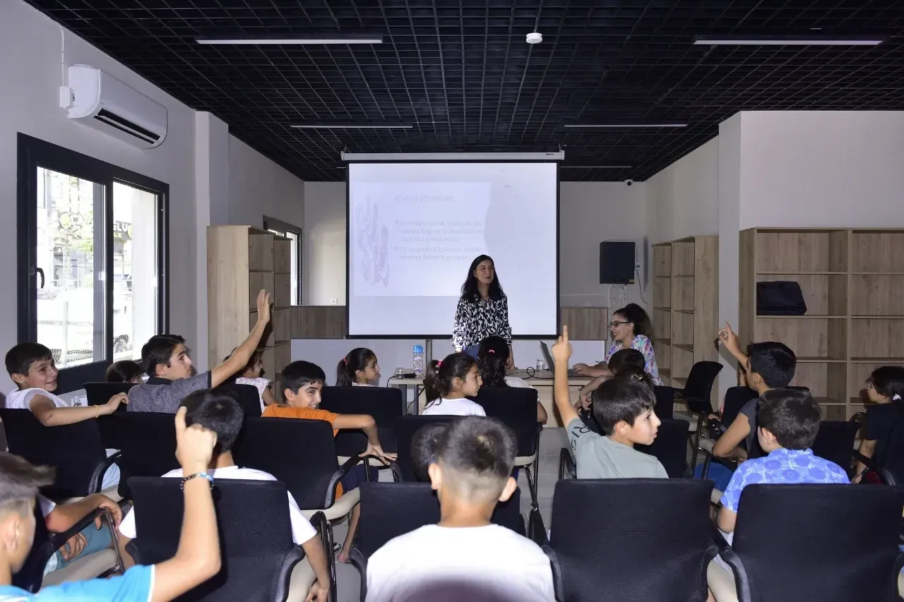 Ceylanpınar’da Öğrenciler “Güvenli internet” seminerinde bir araya geldi