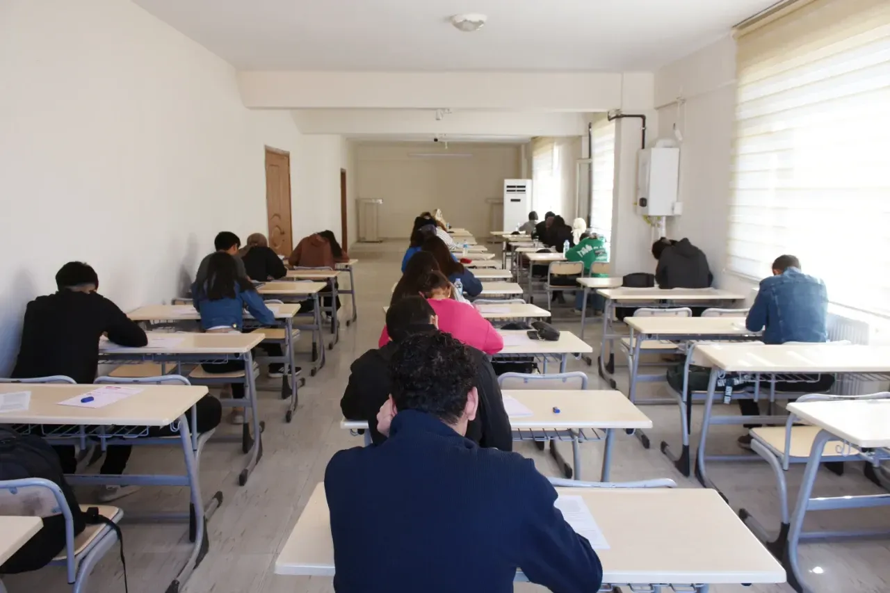 Hilvan’ın Yenidoğan Mahallesi Hayalindeki Yollara Kavuşuyor