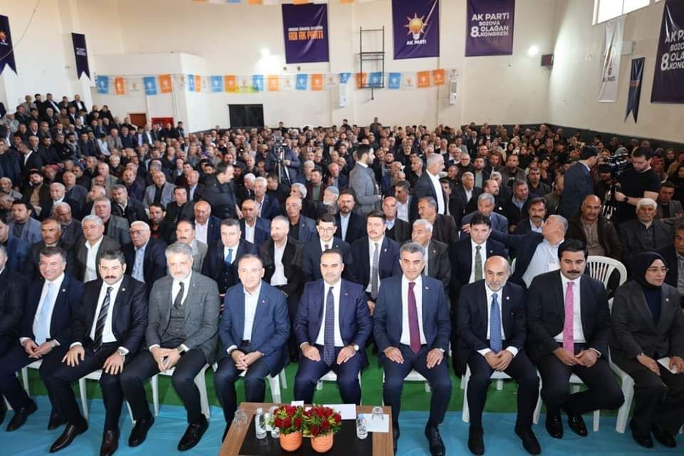 AK Parti Bozova 8. Olağan Kongresi Büyük Coşkuyla Gerçekleşti