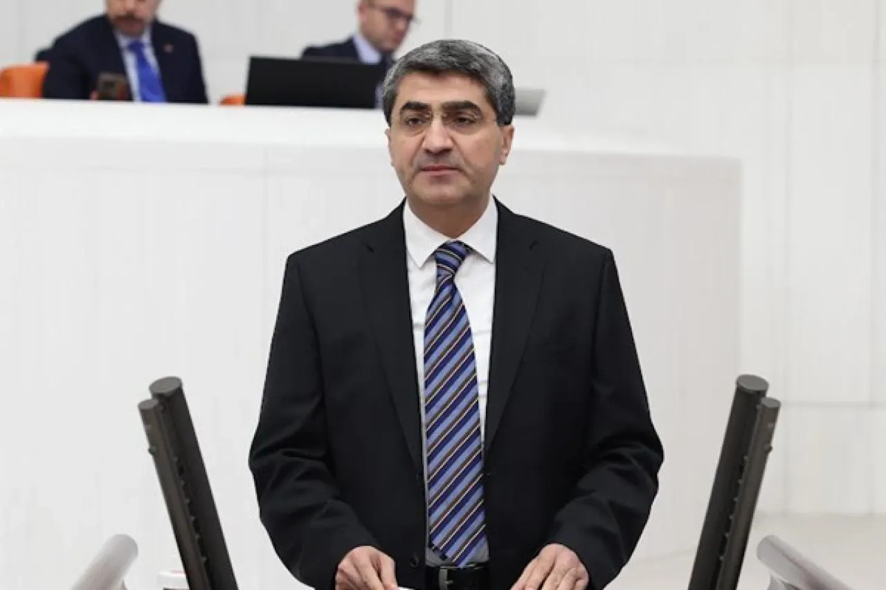DEVA Partili Ekmen: Sanal bahis ve kumarı yasaklayın