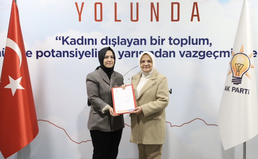Şanlıurfa il kadın kolları başkanlığına Zehra Ay atandı.
