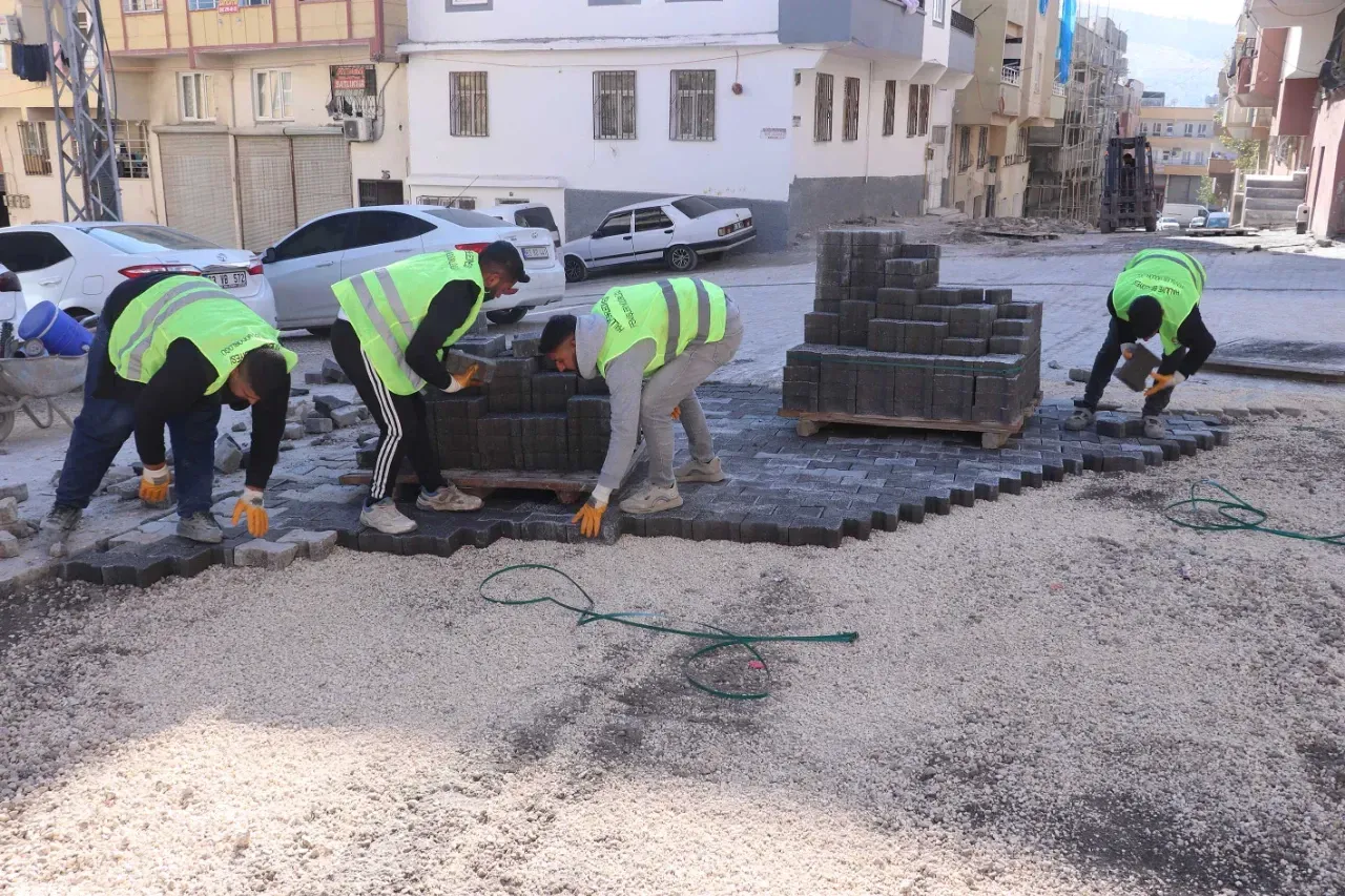 Ahmet Yesevi ve Süleymaniye’de Hummalı Üstyapı Çalışmaları