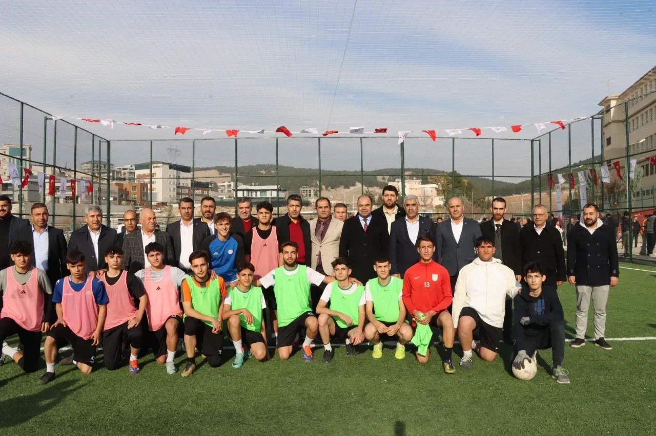 Güllübağ Mahallesi’ne yeni spor tesisleri kazandırıldı