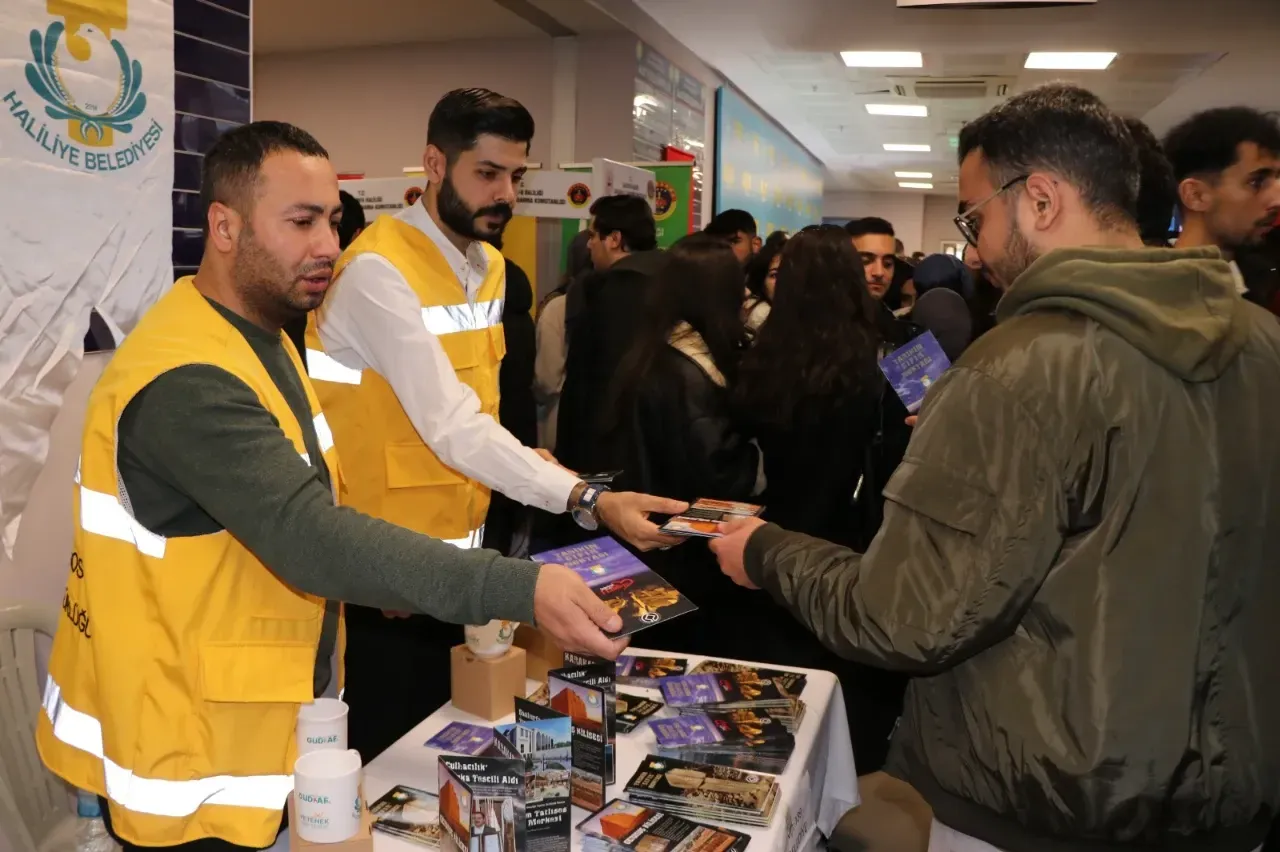 Güneydoğu Kariyer Fuarı’nda Haliliye Belediyesinden Öğrencilere Destek