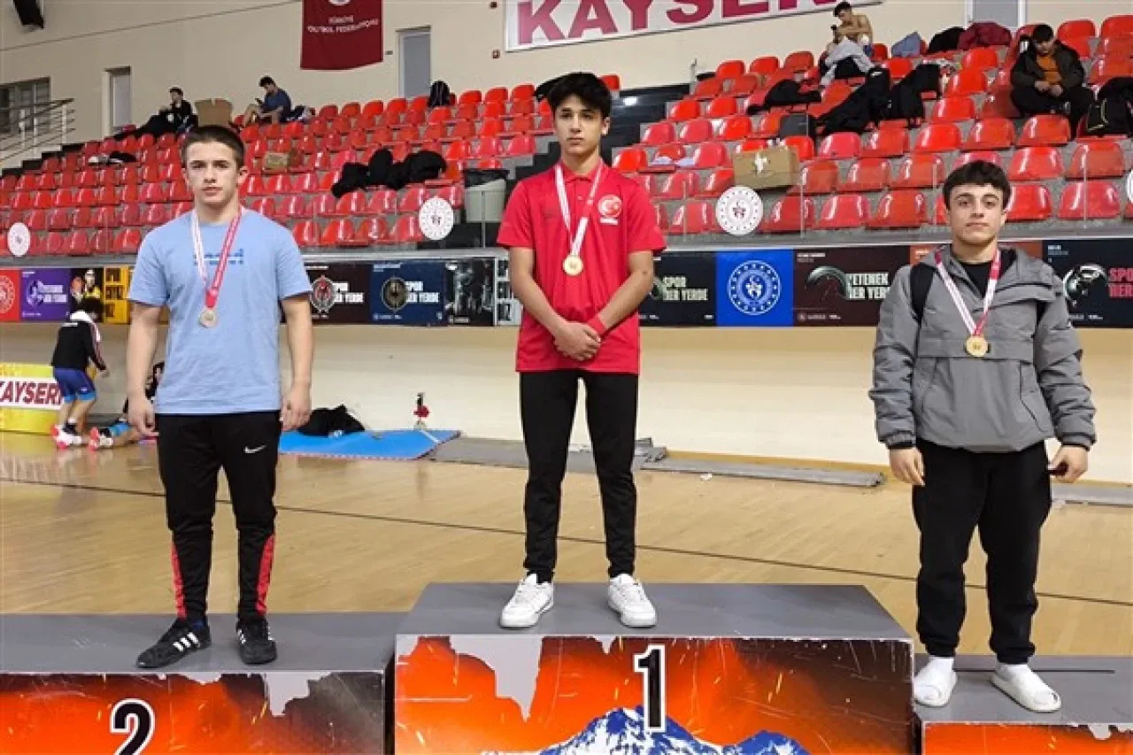 Karaman U17 Güreş Takımı, Kayseri’den iki gümüş madalya ile döndü