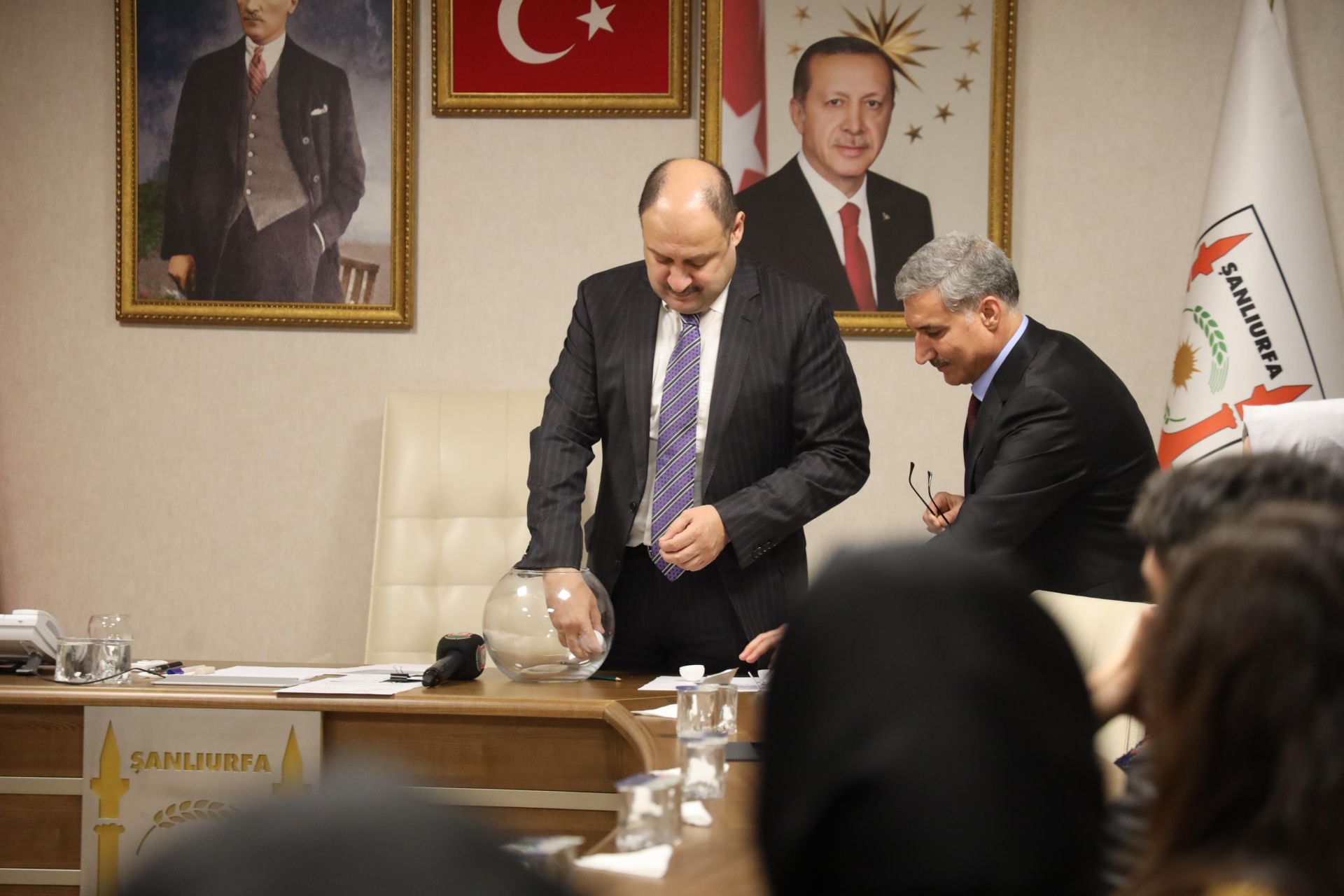 Şanlıurfa Büyükşehir Belediyesi’nde Kura ile şeffaf alımlar sürüyor