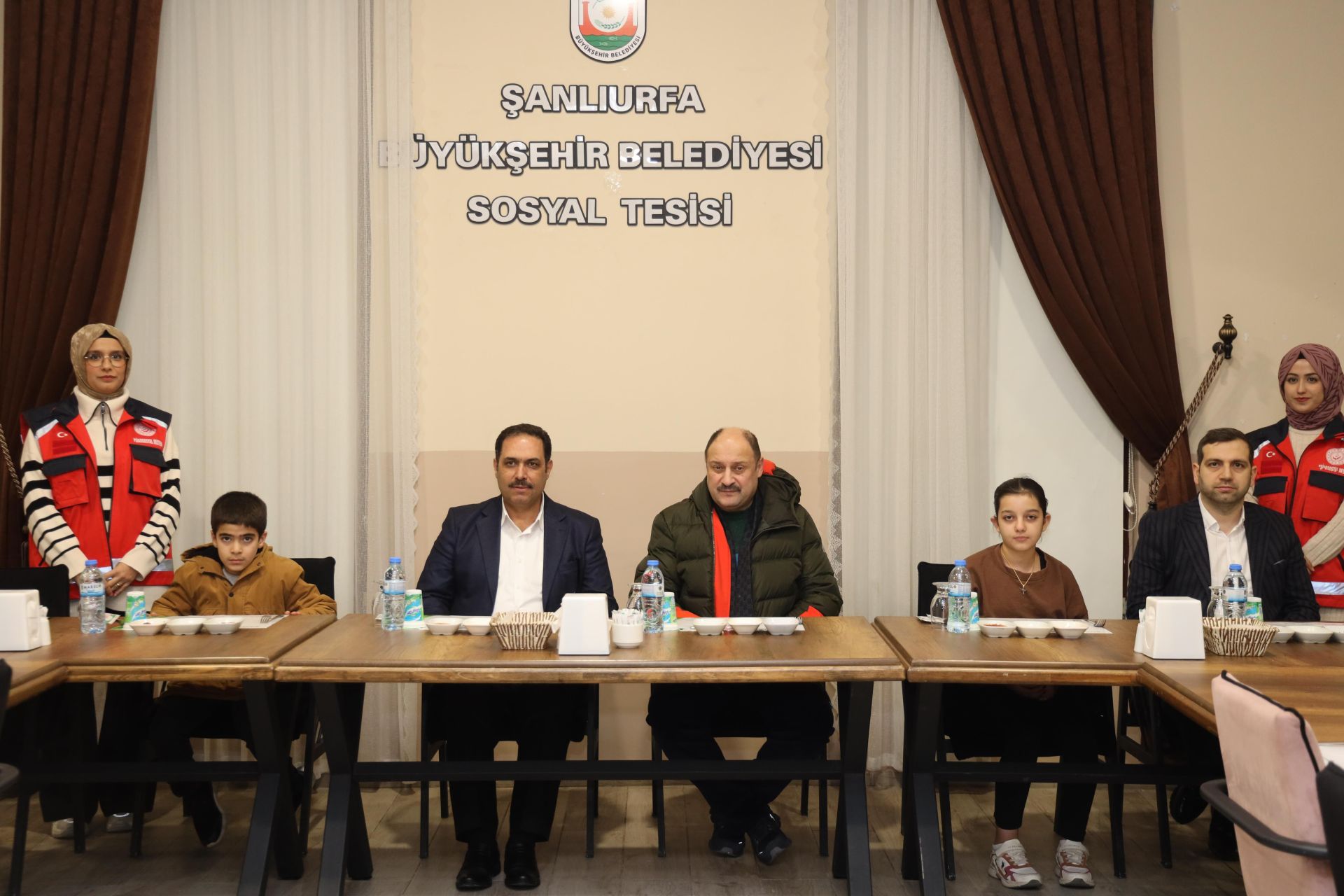 Adıyaman ‘dan gelen depremzede aileleri Şanlıurfa ‘da unutulmaz bir gün yaşadı