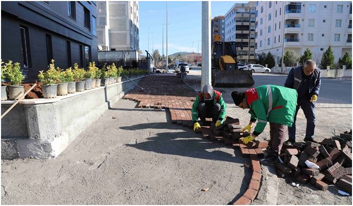 Karaköprü’de Yollar Üstyapı Çalışmalarıyla Yenileniyor