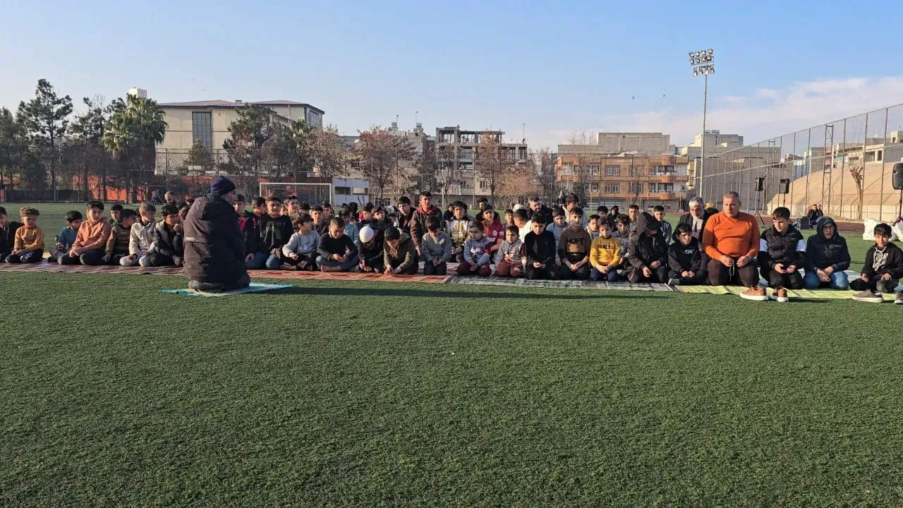 Yetim Çocuklardan Yağmur Duası