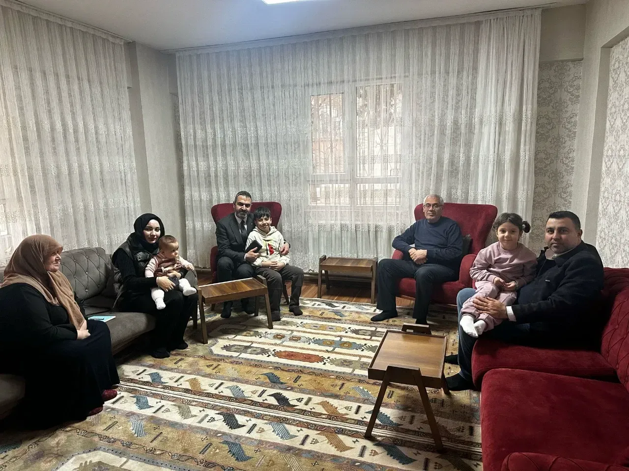 İl Başkanı Günbegi Depremzedeleri Ziyaret etti
