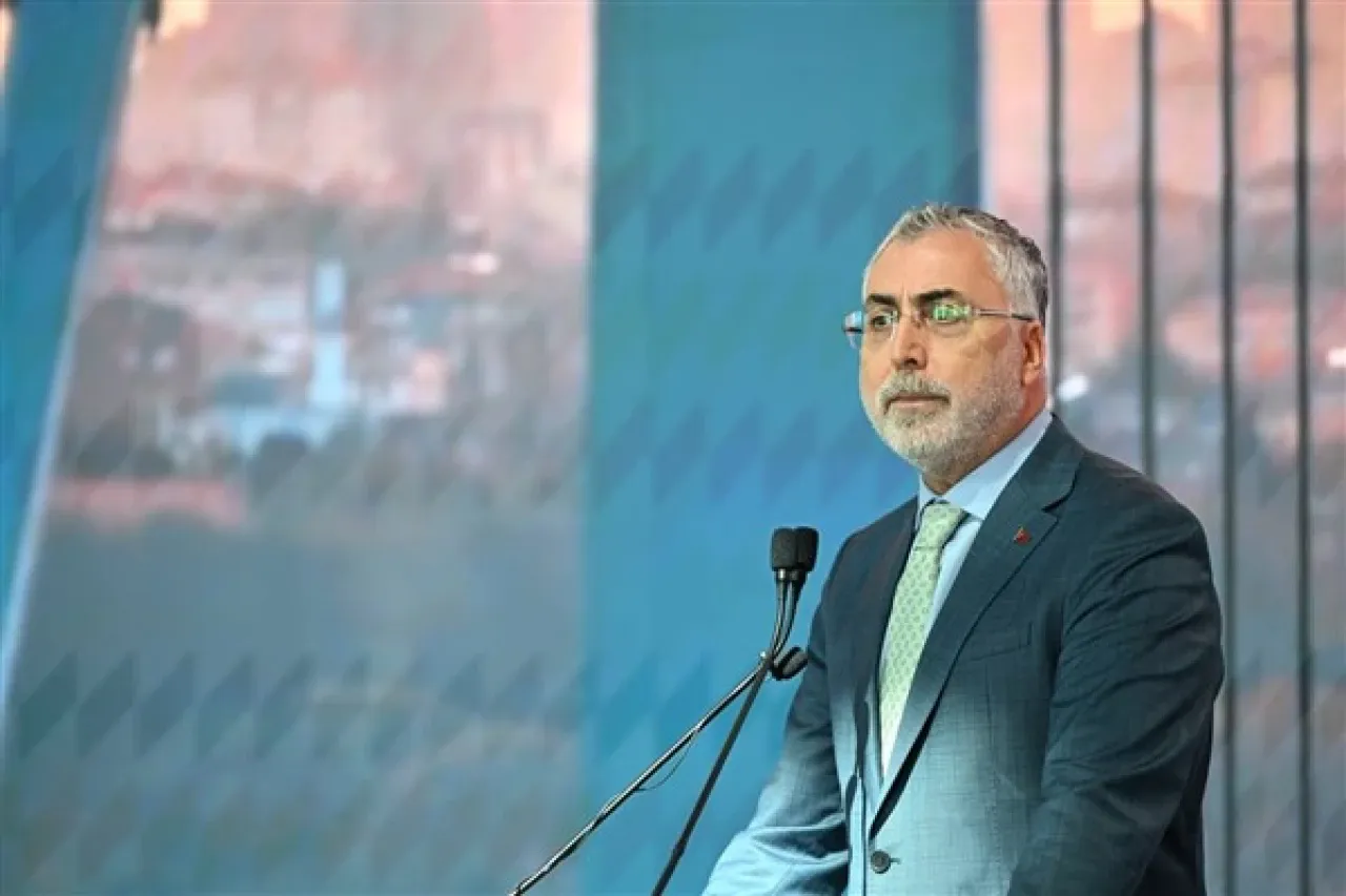 Bakan Işıkhan: İşsizlik oranı son 25 yılın en düşük seviyesinde