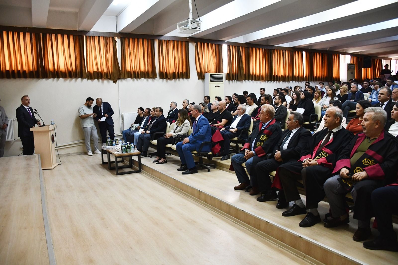Harran Üniversitesi’nde “Beyaz Önlük” ve Proje Başarısı Kutlandı