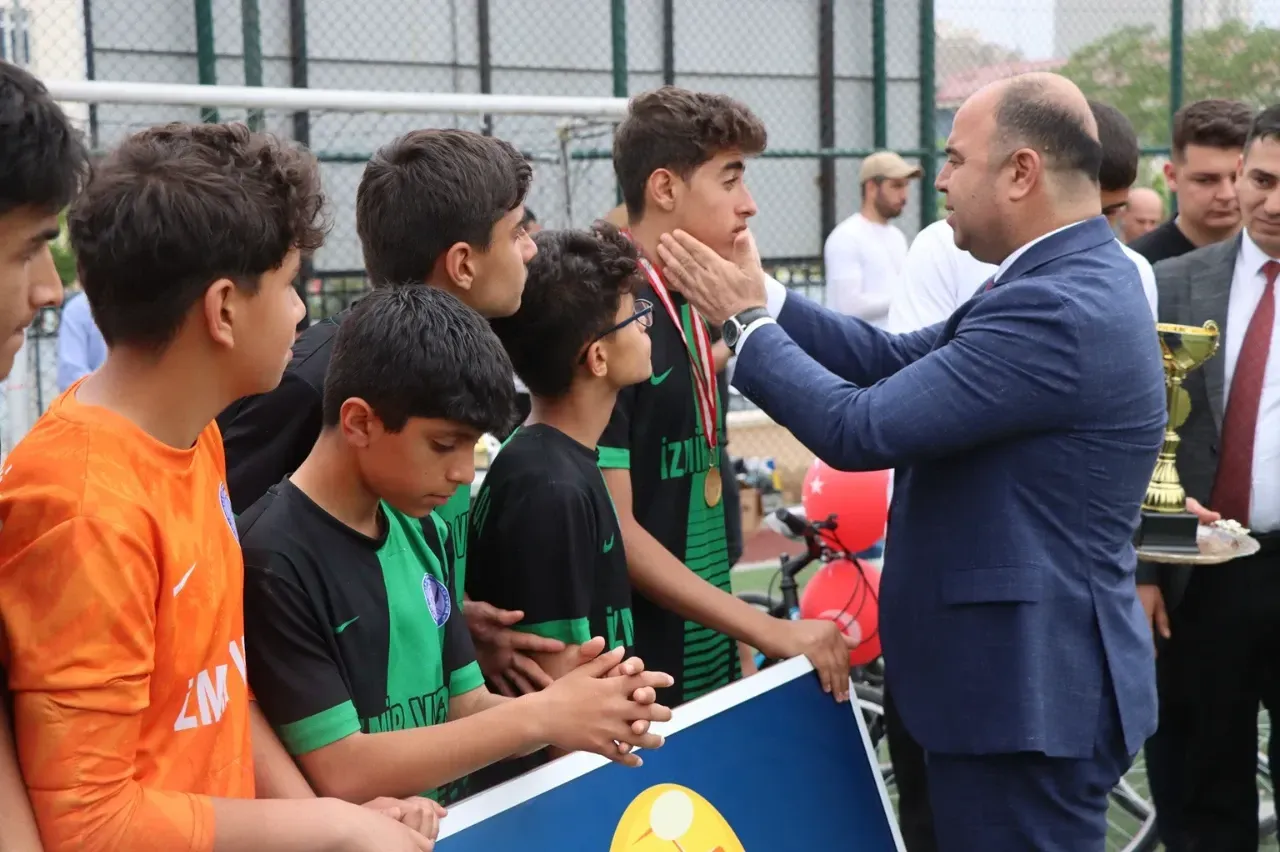 Karaköprü’de Fair Play Rüzgarı: Bir Turnuva İki Şampiyon!
