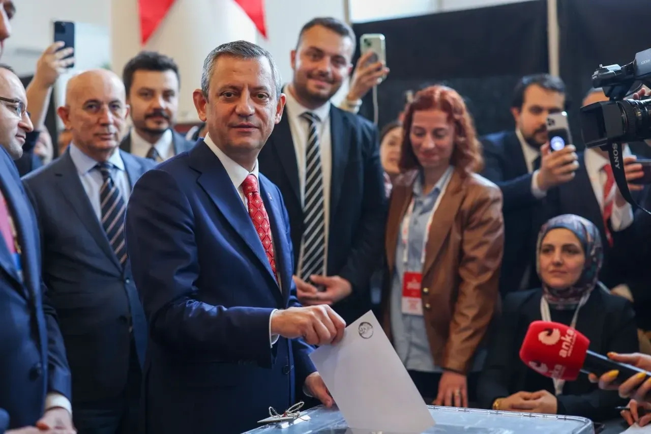 Özgür Özel, CHP’nin Genel Başkanı seçildi