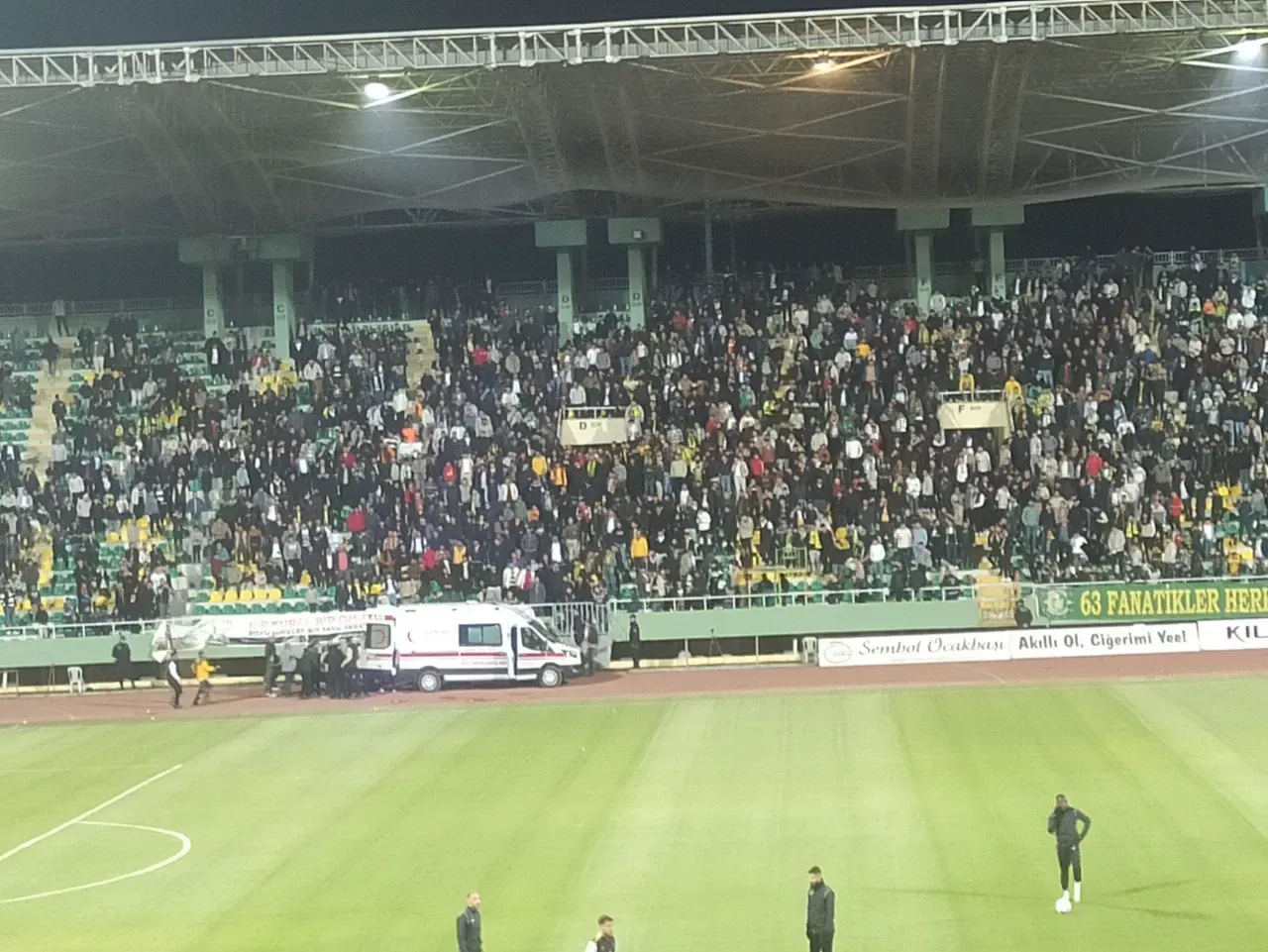 Şanlıurfaspor Maçında Taraftar Kalp Krizi Geçirdi