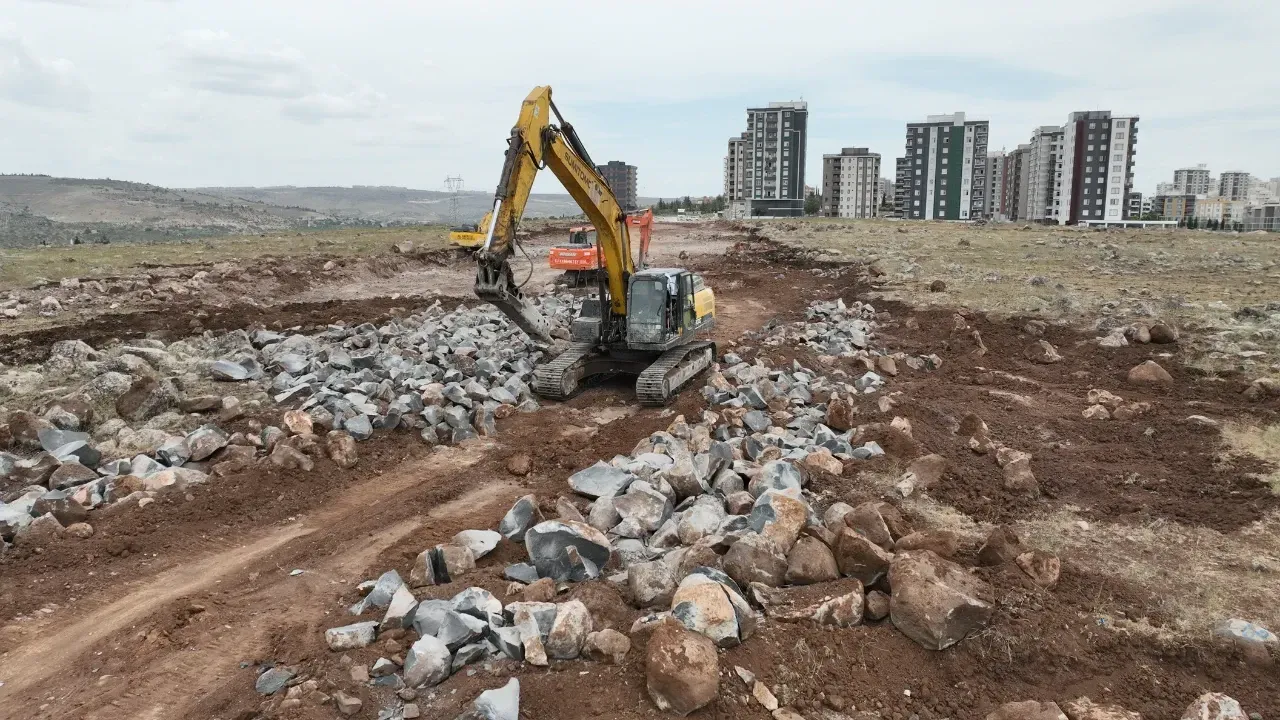 Büyükşehir, Seyrantepe’ye Yeni Bir Cadde Kazandırıyor