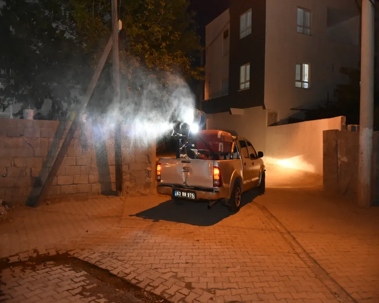Hilvan’da Sivrisinek ve Karasinekle Mücadele Başladı