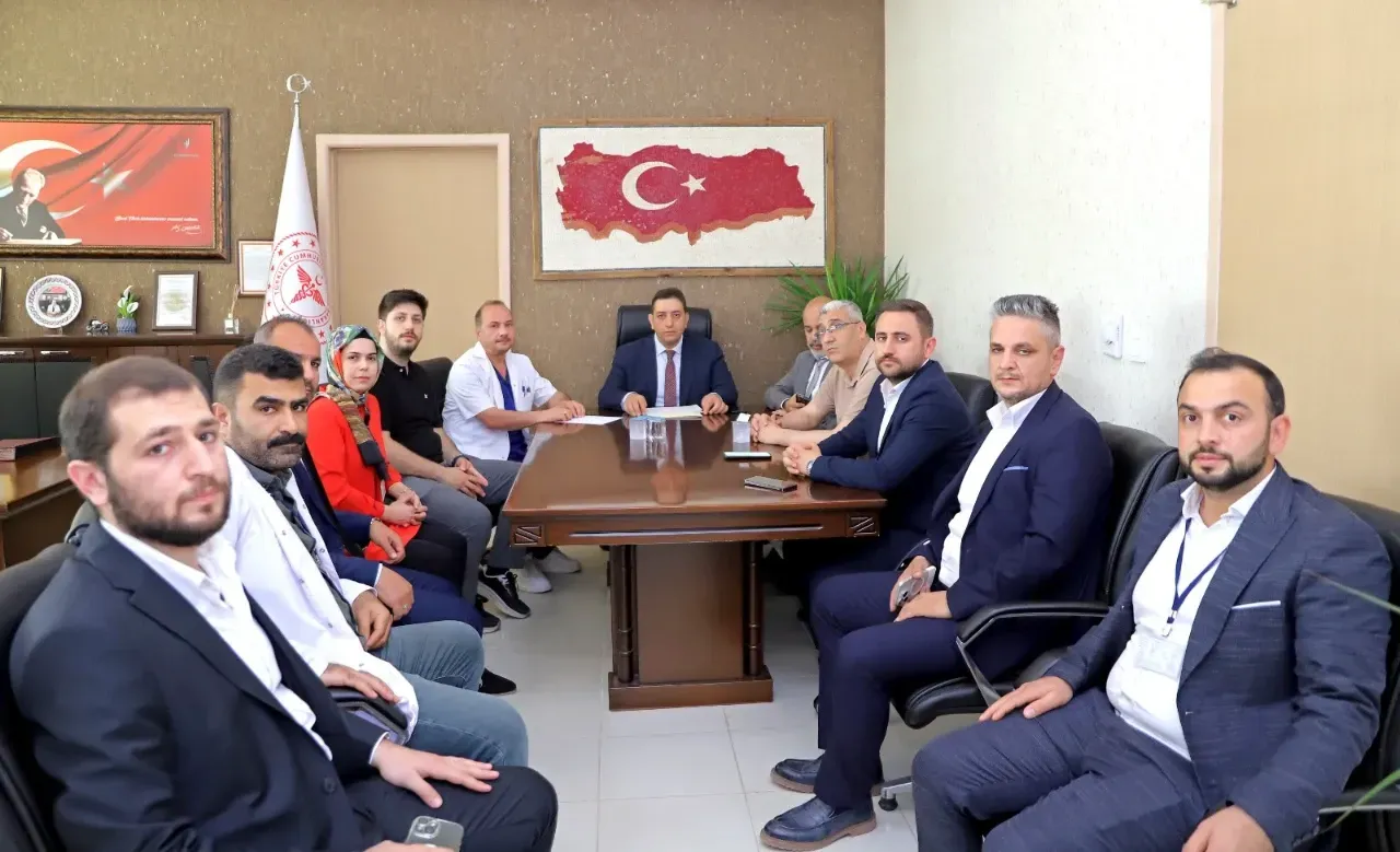 İl Sağlık Müdürü Doç. Dr. Solmaz’dan Akçakale Devlet Hastanesi’ne Değerlendirme Ziyareti