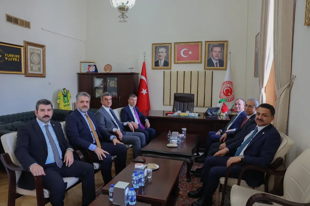 TBMM Başkanvekili Bozdağ ve Şanlıurfa Heyeti Haftalık Değerlendirme Toplantısında Bir Araya Geldi
