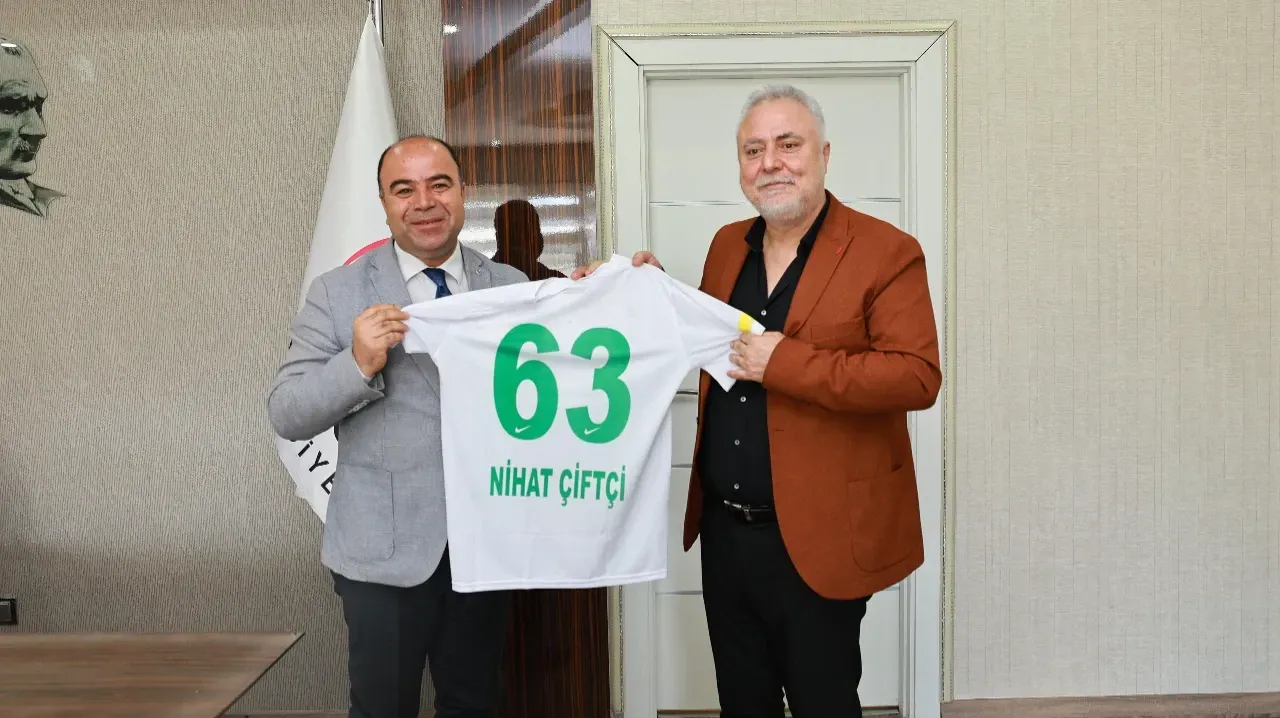 Şanlıurfaspor Yönetiminden Karaköprü Belediye Başkanı Nihat Çiftçi’ye Ziyaret